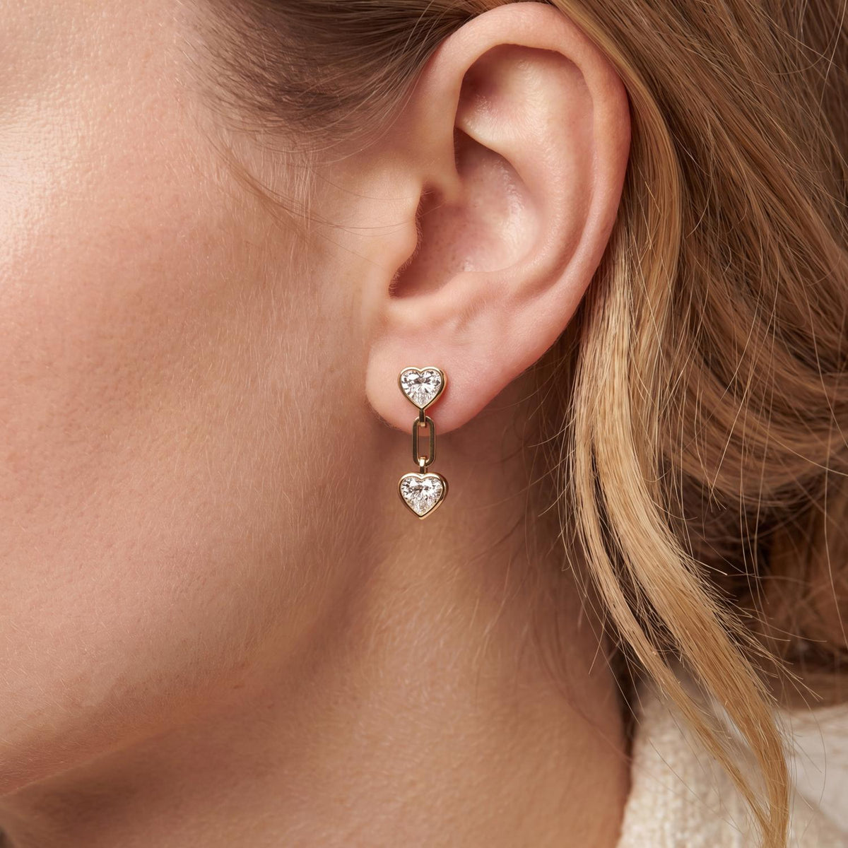 EARRINGS - Angle 3