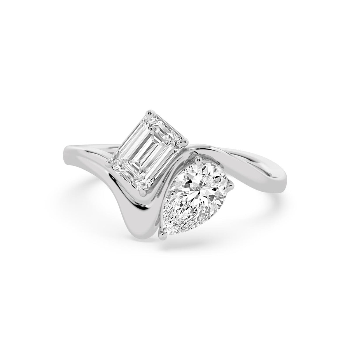 18K White Gold Pear RING